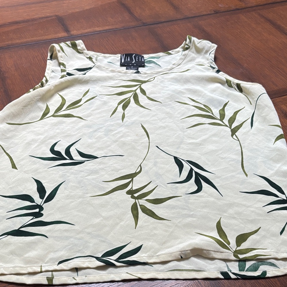 Via Seta Green Leaf Print silk  Women's Top